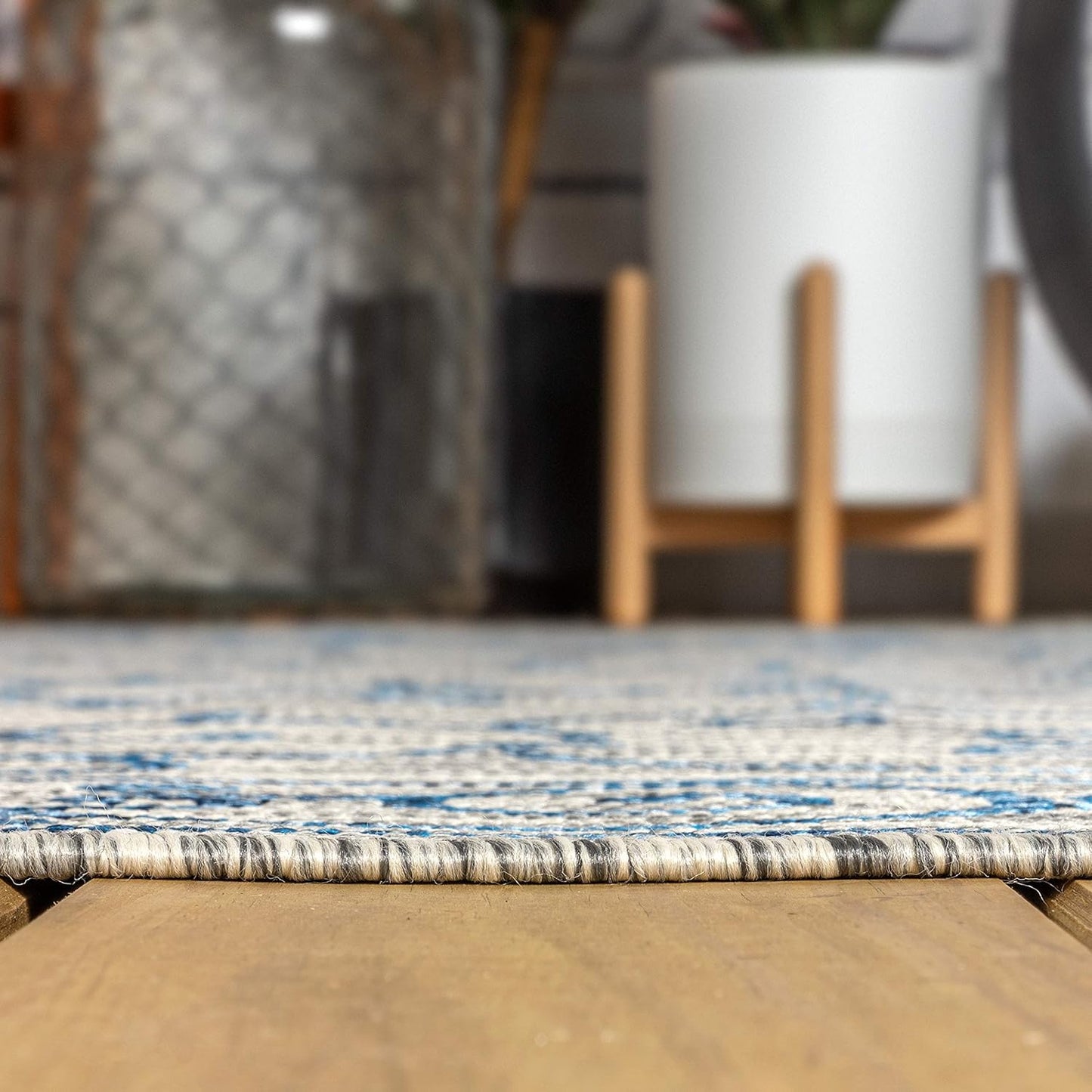JONATHAN Y Vintage Filigree Indoor Outdoor Square Area Rug 9X9 Gray/Navy, Charleston Textured Weave for Backyard, Patio, Porch, Easy-Cleaning, High Traffic, Pet-Friendly, Non-Shedding (SMB106C-9SQ)
