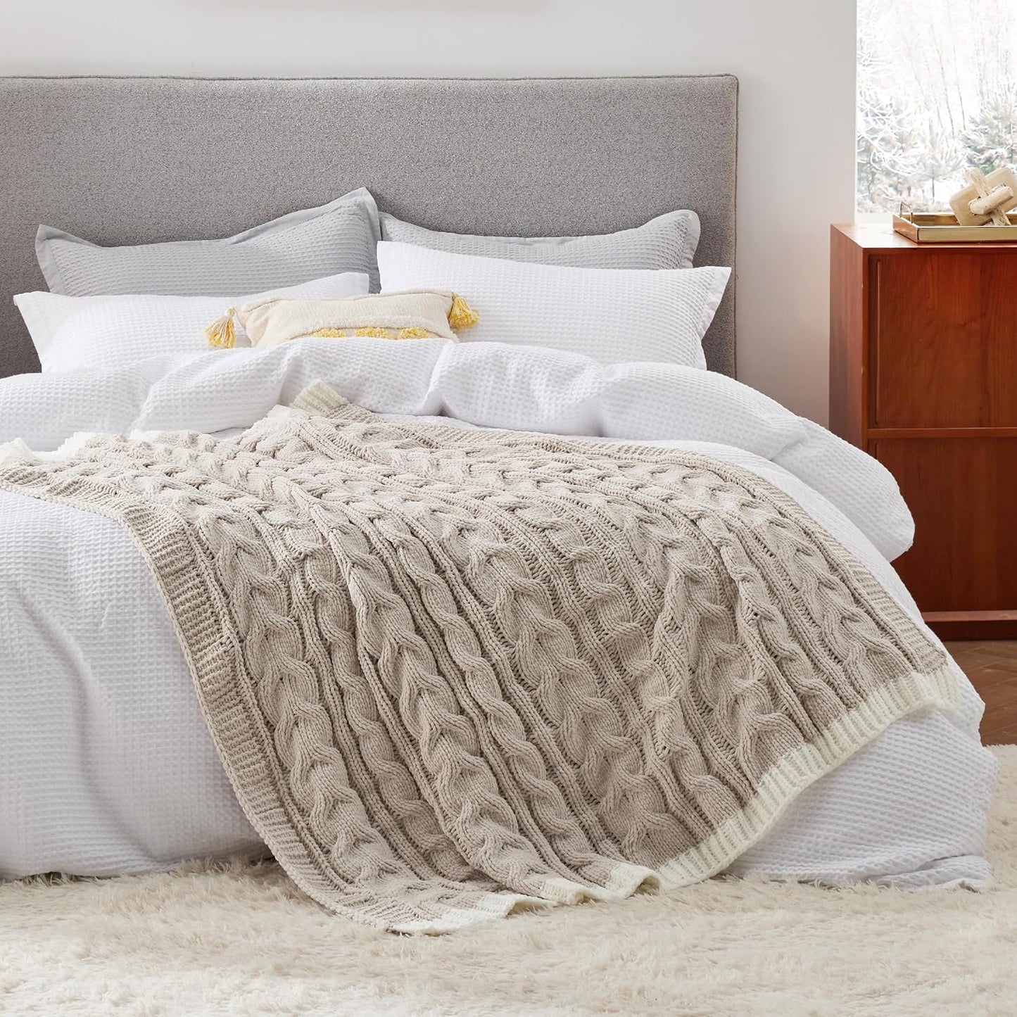 Bedsure Cable Knit Throw Blanket for Couch Bed - Breathable Chenille Chunky Knit Throw Blanket for Decorative Gift, GentleSoft Cozy and Warm for Winter and All Seasons, Beige, 50x60 Inches