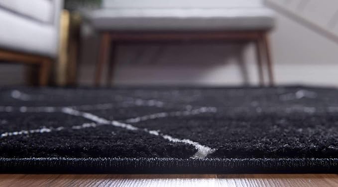 Unique Loom Trellis Frieze Collection Area Rug - Geometric (5' 1" Round, Black/ Ivory)