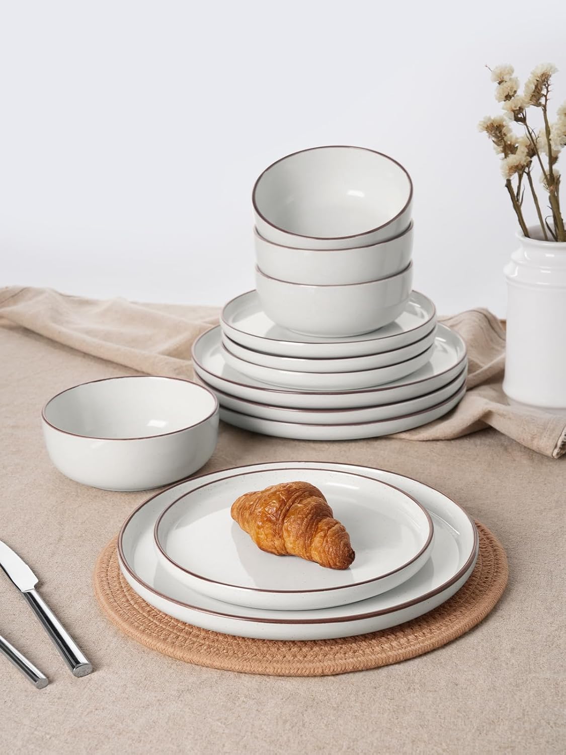 Famiware Mercury 24 Pieces Dinnerware Sets, Plates and Bowls Sets for 8, Microwave and Dishwasher Safe Dish Set, White