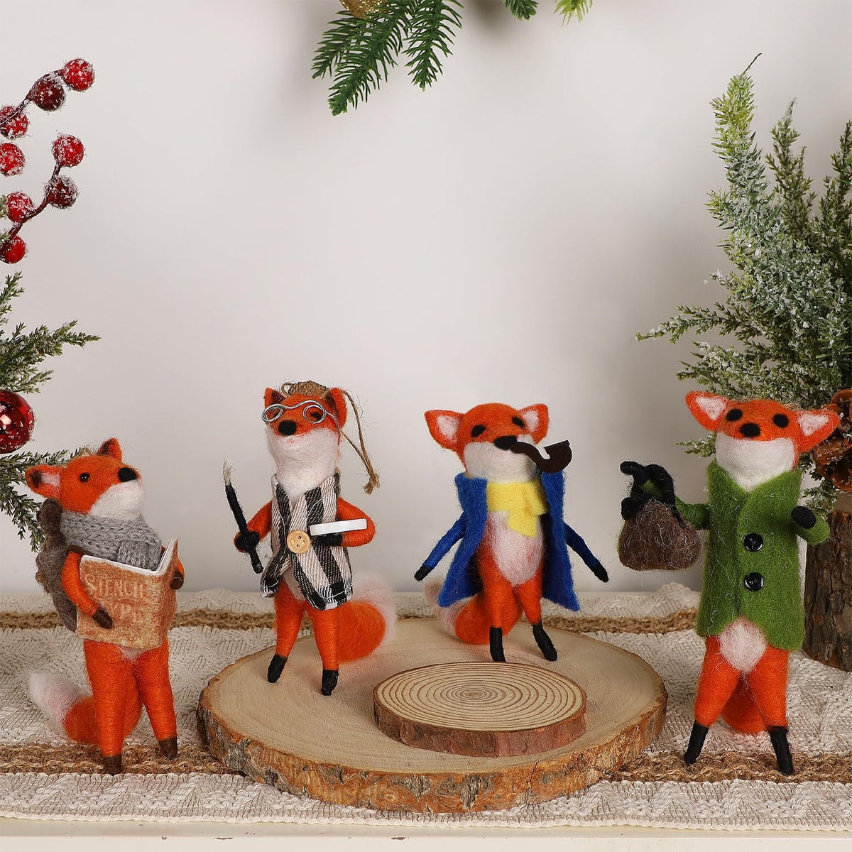Set of 4 Christmas Felt Fox Ornaments, Mini Hanging Wool Mr. Foxes Fantastic Figurines, Tiered Tray Tabletop Decor, Animal Crafts Cute Xmas Tree Holiday Easter Gifts Home Office Party Supply