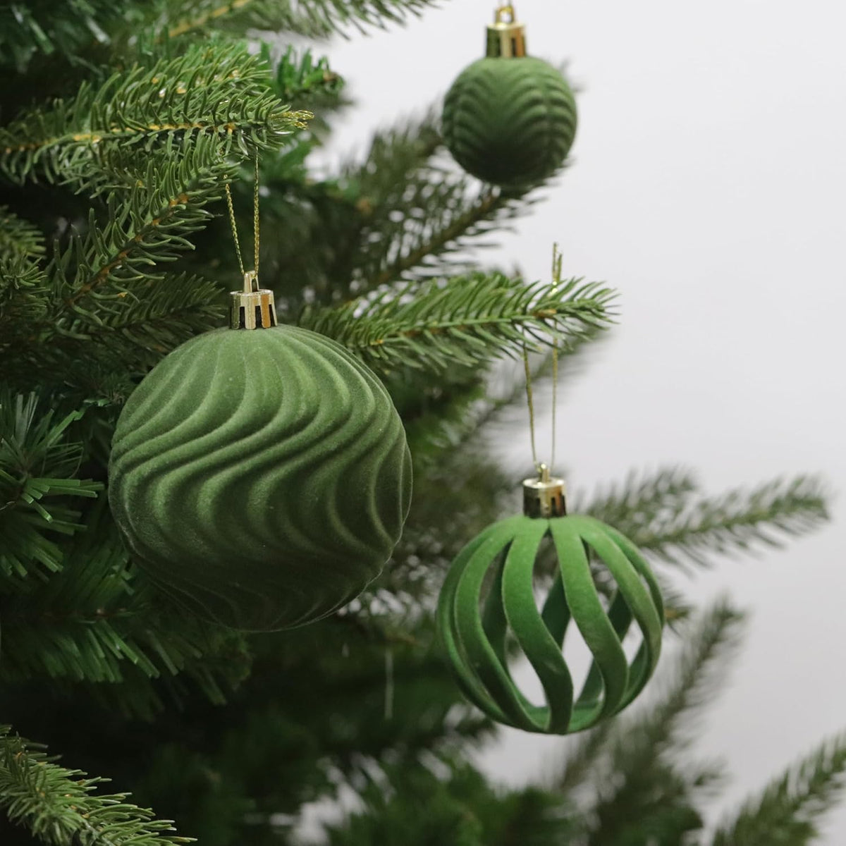 Senjie 2025 Velvet Christmas Ornaments Sets for Christmas,63pcs Xmas Tree Bulk Flocked Shatterproof Christmas Ornaments Balls Decoration Avocado Green