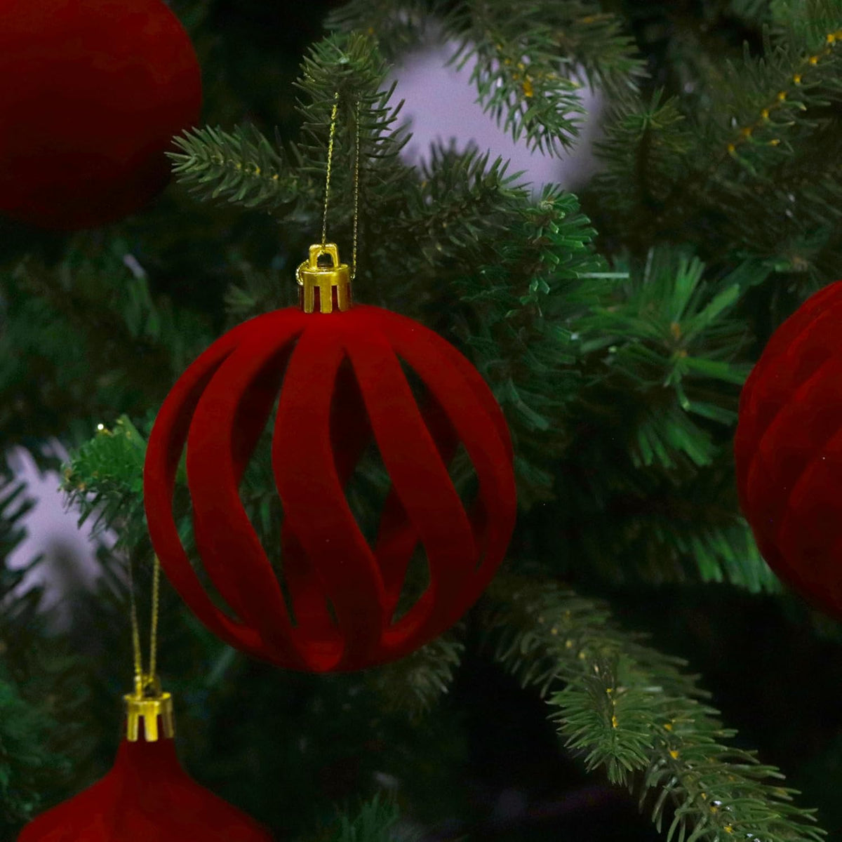 Senjie 63 PCS Velvet Ornaments Balls Sets for Christmas Tree Bulk Red Flocked Christmas Balls Assortment for Xmas Tree Holiday Decor