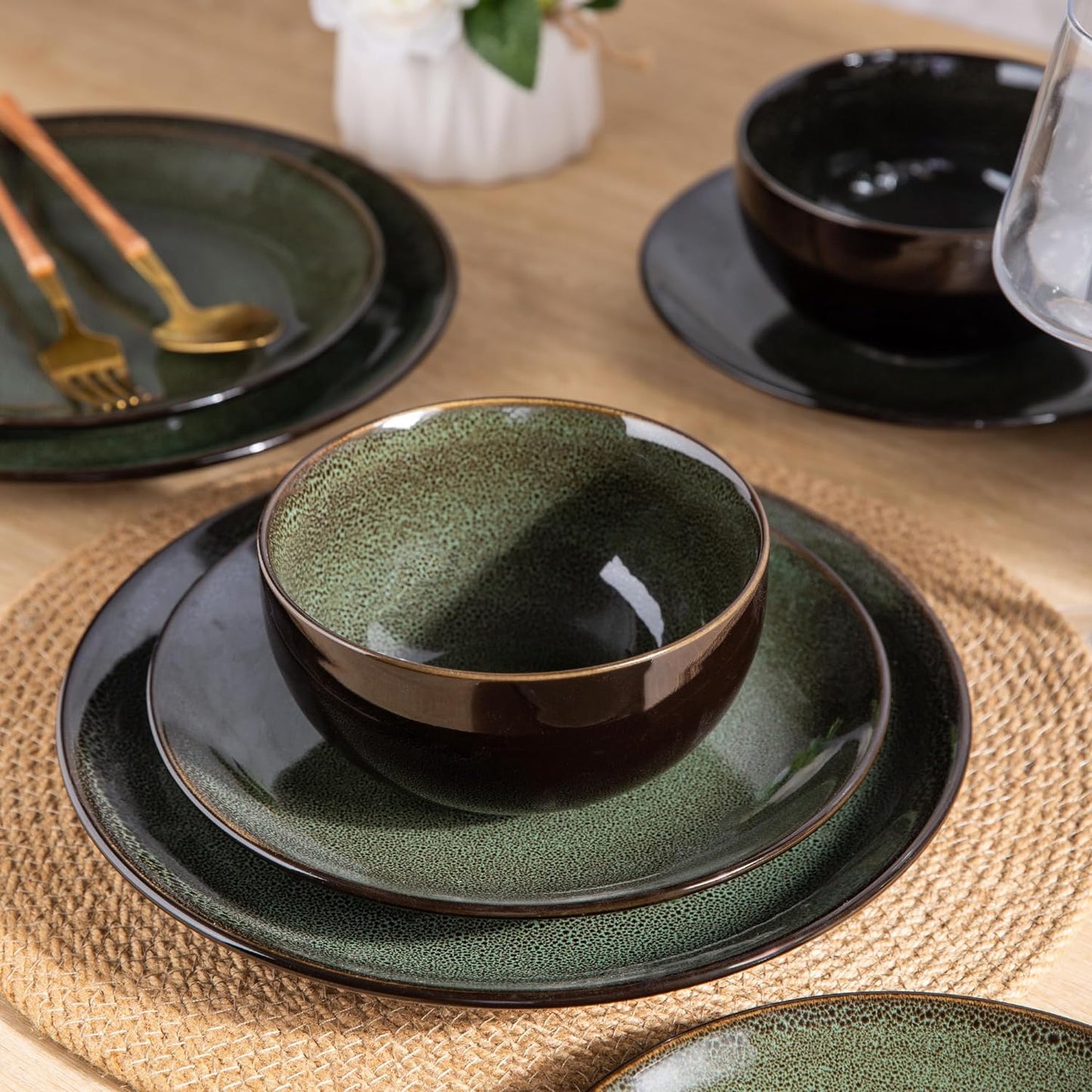 LERATIO Ceramic Dinnerware Sets for 4,Handcraft Stoneware Plates and Bowls Sets,Highly Chip and Crack Resistant | Dishwasher & Microwave & Oven Safe Dishes set,Reactive Glaze Dinnerware- Service for 4