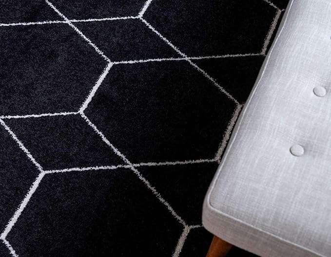 Unique Loom Trellis Frieze Collection Area Rug - Geometric (5' 1" x 8', Black/ Ivory)
