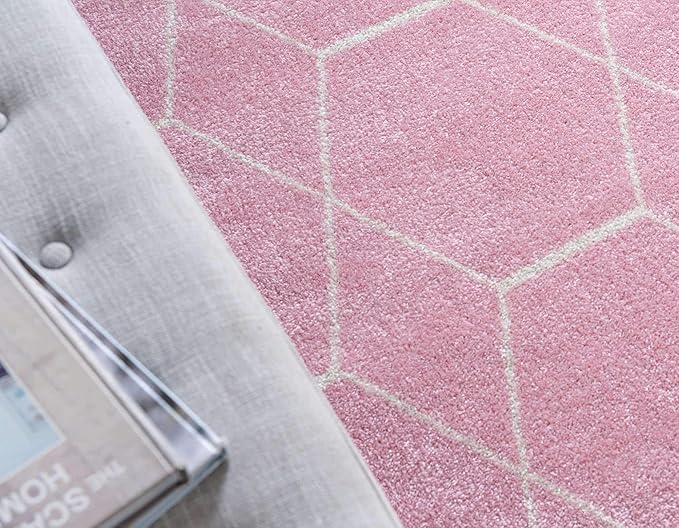 Unique Loom Trellis Frieze Collection Area Rug - Geometric (7' 1" x 10', Light Pink/ Ivory)