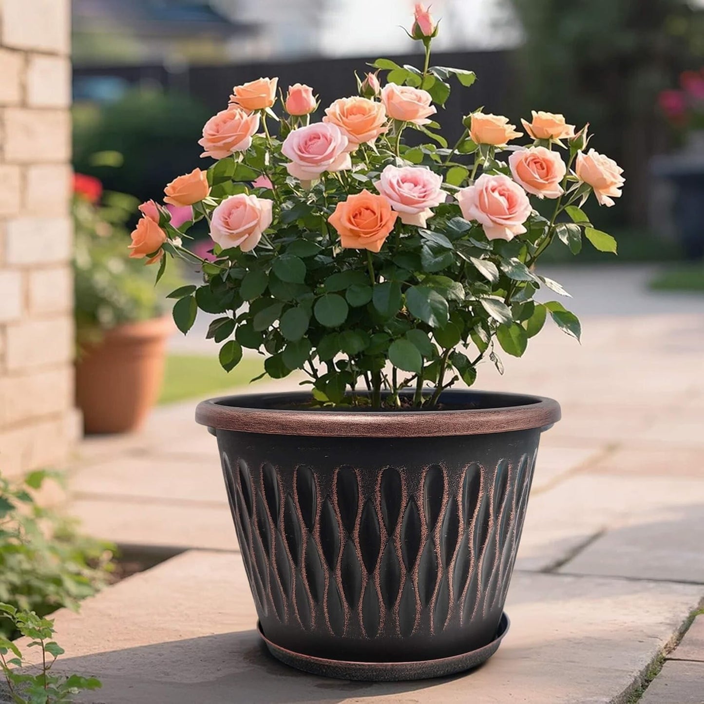 4 Pack 16 Inch Retro Plant Pots, Vintage Striped Flower Pots with Drainage Hole & Saucer, Large Plastic Planters for Indoor and Outdoor Plants, Decorative Garden Pots(Copper)