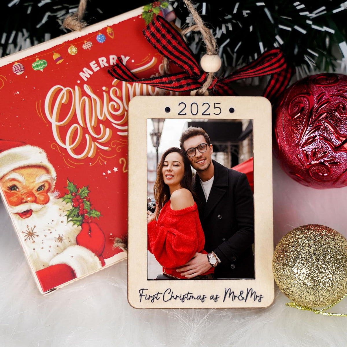 Christmas Photo Frame Ornament, 2025 Ornament, Wooden Picture Frame Ornaments With Hanging String (2025 Mr & Mrs (Portrait))