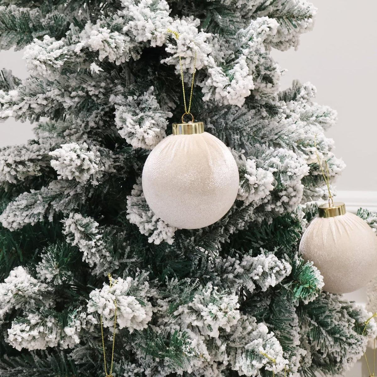 3.15inch Velvet Ornaments for Christmas Tree, 15pcs Flocked Christmas Ornaments Decorations Balls Set Decor Beige