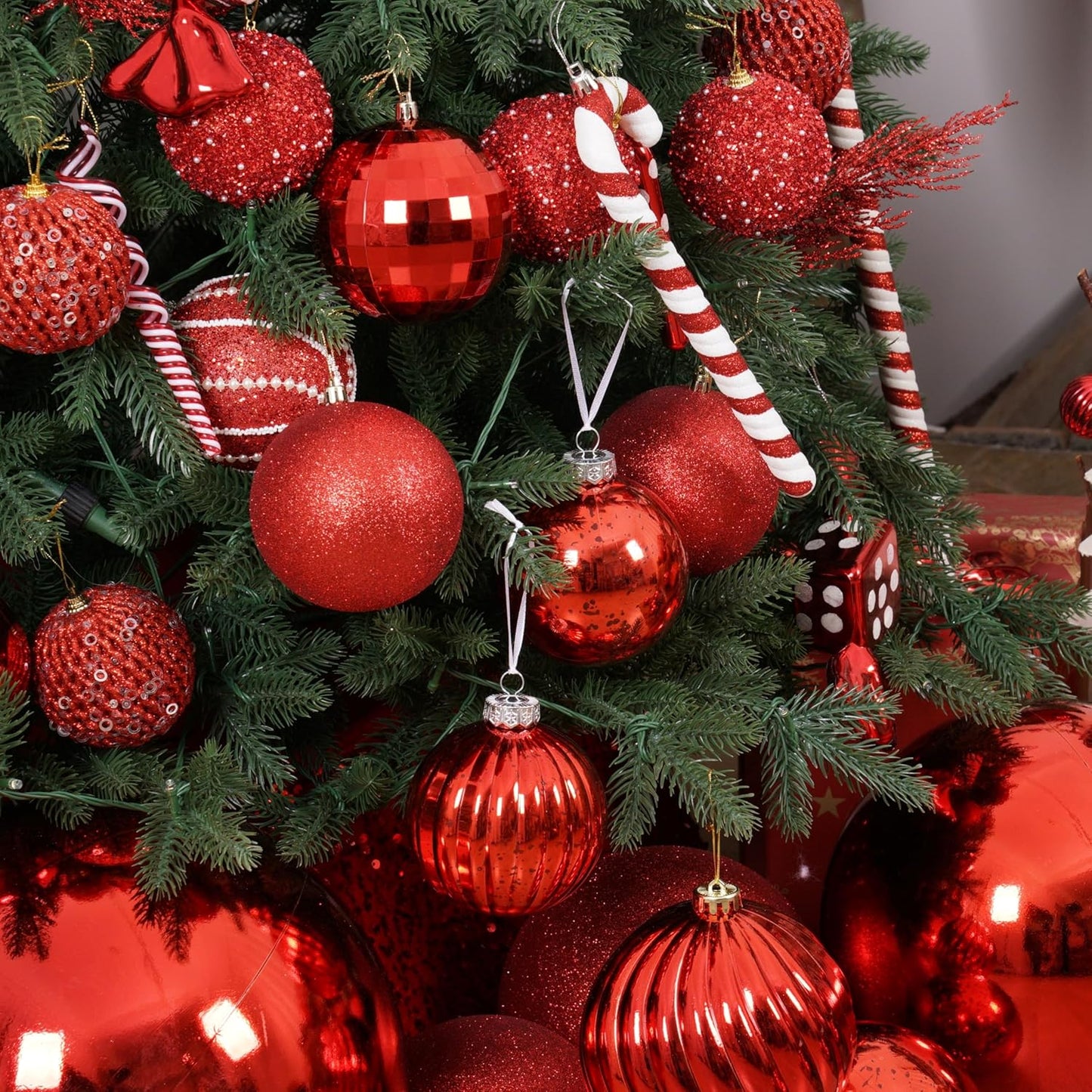 XmasExp Large Christmas Ball Ornaments,4pcs Red Giant Shatterproof Plastic Hanging Mercury Xmas Ball Decorations Christmas Tree Ornaments (Red, 4")