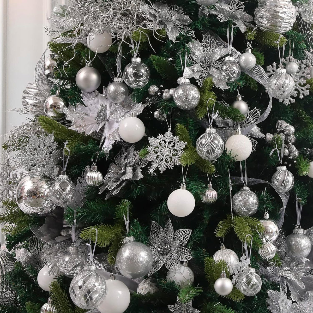 Clear Christmas Ball Ornaments,24ct Shatterproof Plastic Decorative Christmas Ornaments Hanging Xmas Tree Baubles Set with Stuffed Delicate Glittering Decorations for Holiday Party Home Decor (Silver)